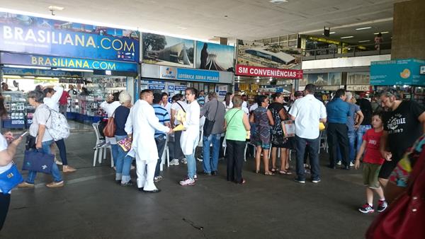 Tenda da Saúde Rodoviária do Plano Piloto - 14/05 Manhã - Presidente Osvaldo Peralta e Diretora Ana Maria
